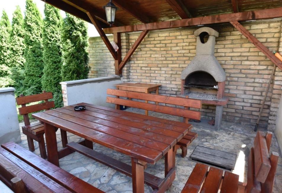 Penzion Julia Dunajská Streda Extérieur photo